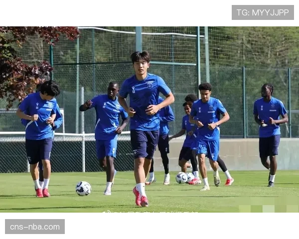 官方：欧塞尔与主帅永久签约，新合同为期三年